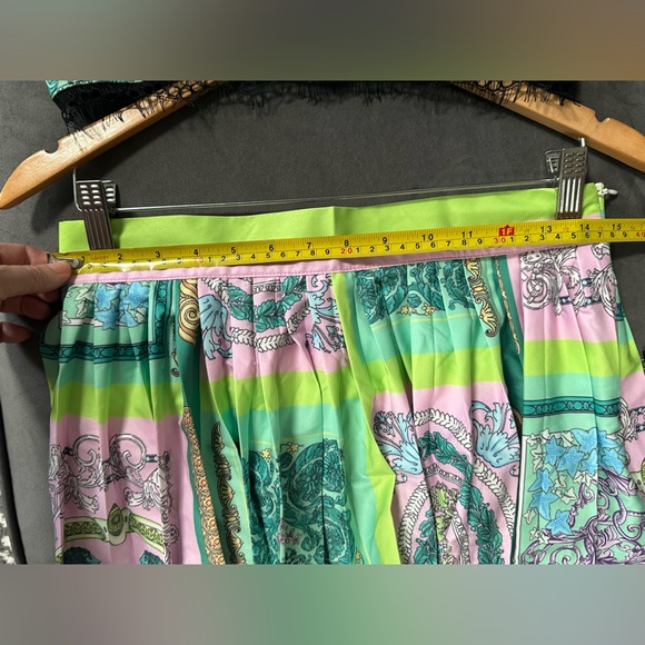 LOOKS LIKE DOLCE GABBANA PATTERN TOP AND SKIRT SET SUIT - Picture 3 of 7